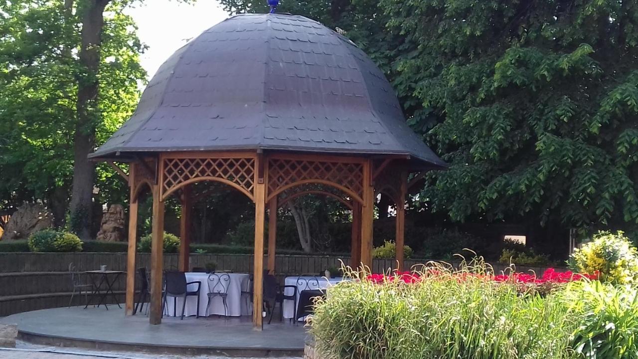 Le Manoir De La Mantille Caudry ภายนอก รูปภาพ