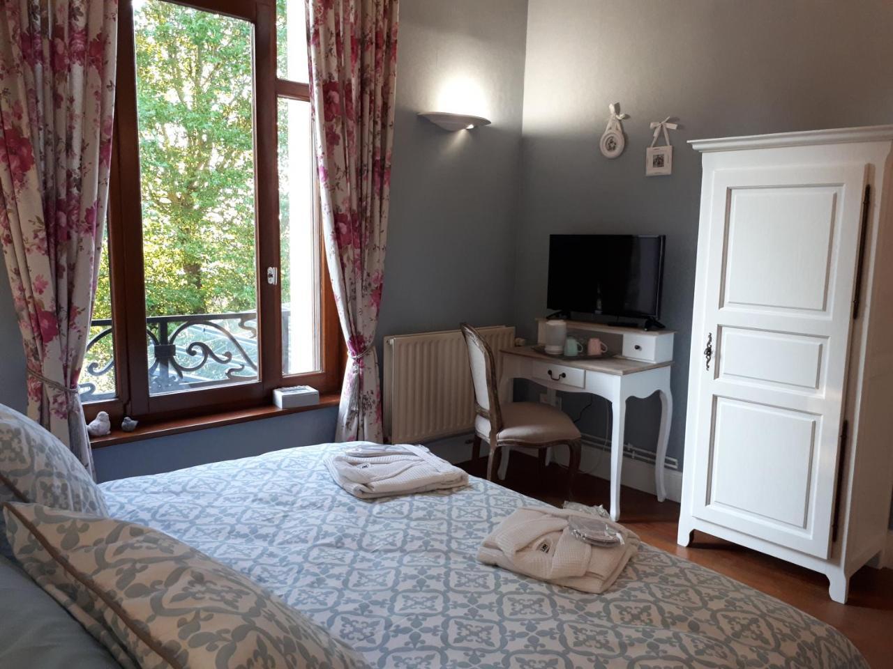 Le Manoir De La Mantille Caudry ภายนอก รูปภาพ