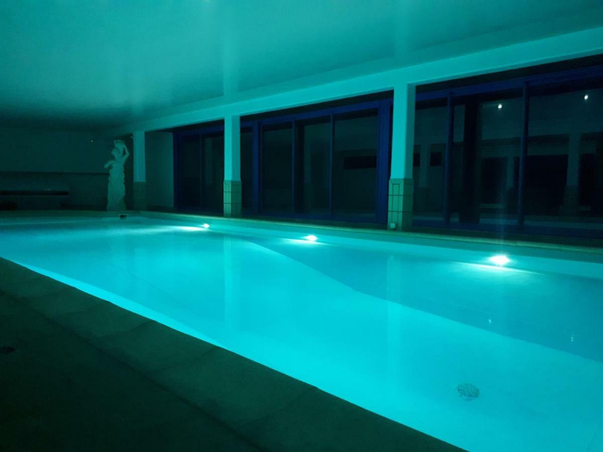 Le Manoir De La Mantille Caudry ภายนอก รูปภาพ